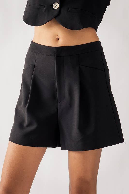 HIGH WAIST HIDDEN CLOSURE PLEATED SHORTS: WHITE / S-2/M-2/L-2